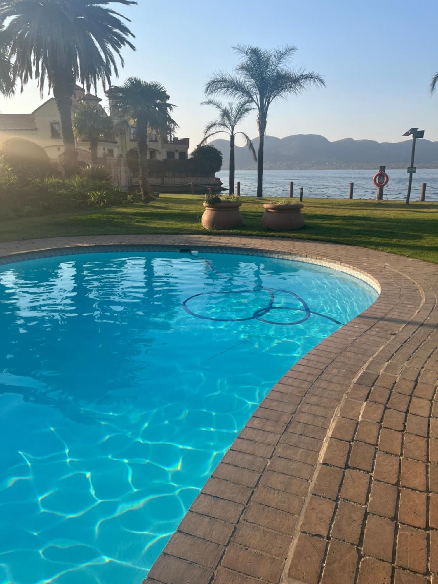 Twenty One Southwinds Villa Hartbeespoort Exterior photo