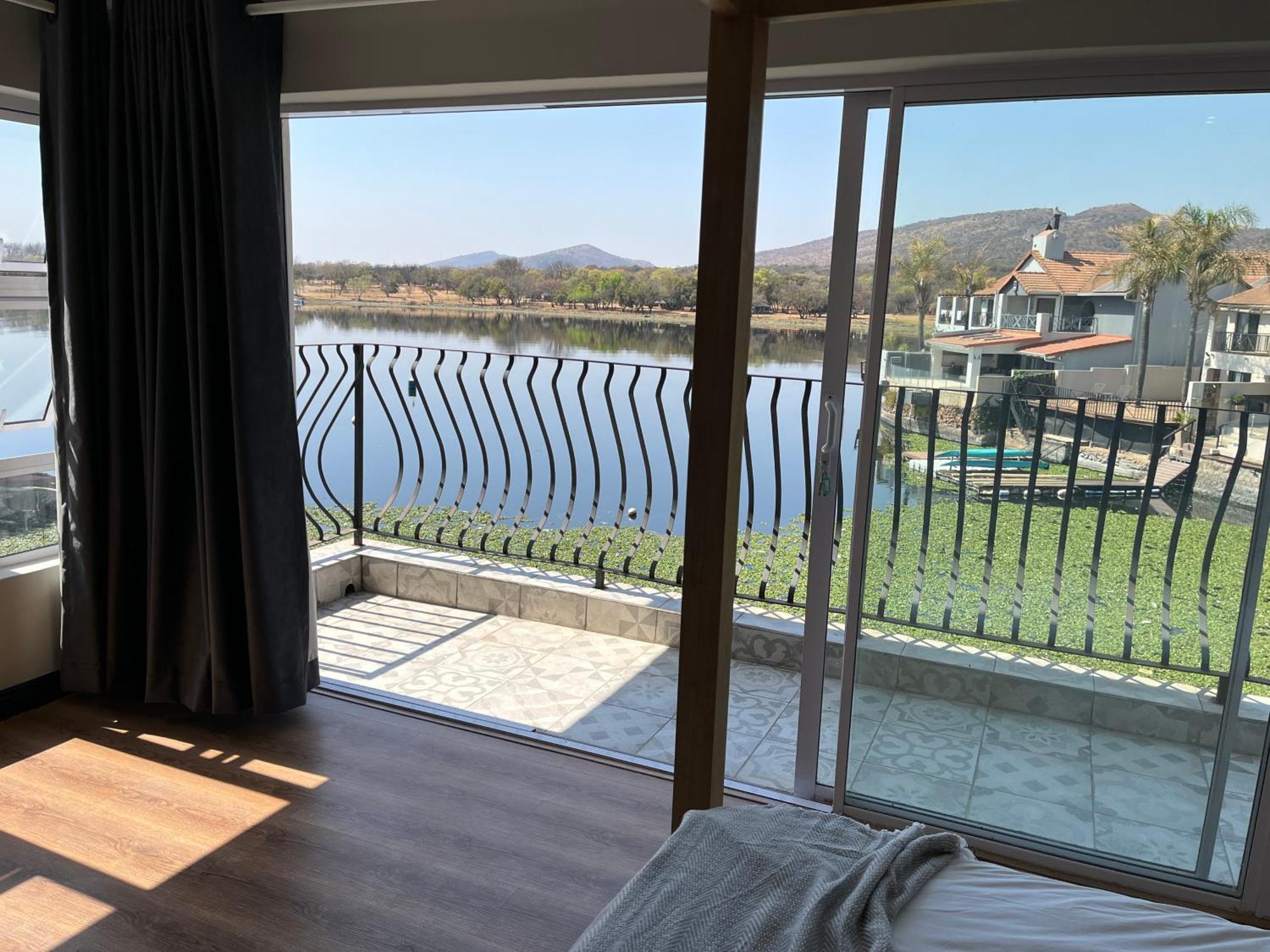 Twenty One Southwinds Villa Hartbeespoort Exterior photo