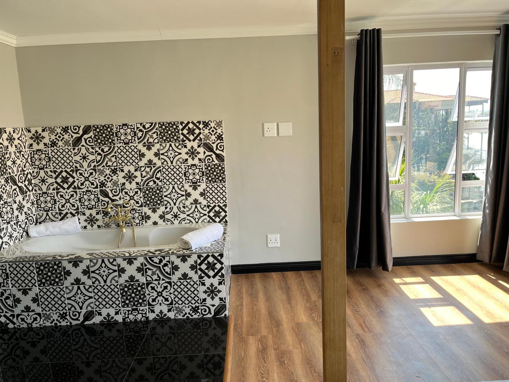 Twenty One Southwinds Villa Hartbeespoort Exterior photo